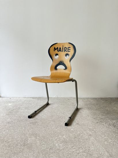 maire - second-hand chair customized by cutting...