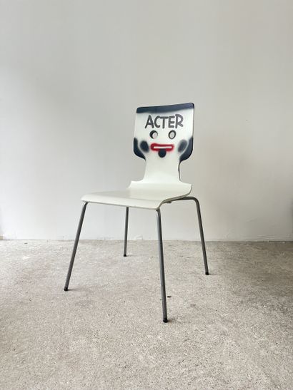 acter - second-hand chair customized by cutting...