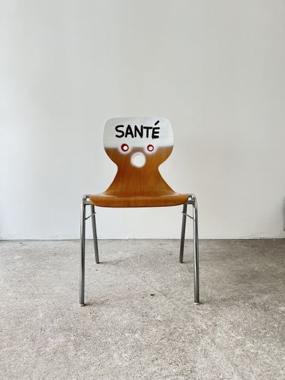 santé - second-hand chair customized by cutting...