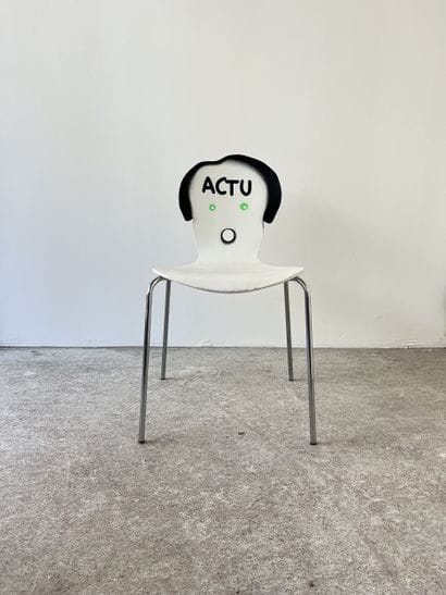 actu - second-hand chair customized by cutting...