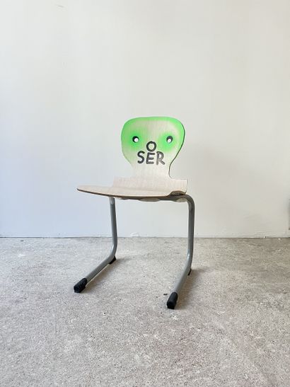 oser - second-hand chair customized by cutting...