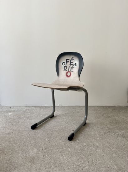 férié - second-hand chair customized by cutting...