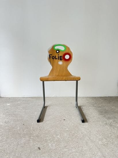 folie - second-hand chair customized by cutting...