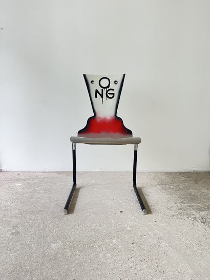 ONG - second-hand chair customized by cutting...