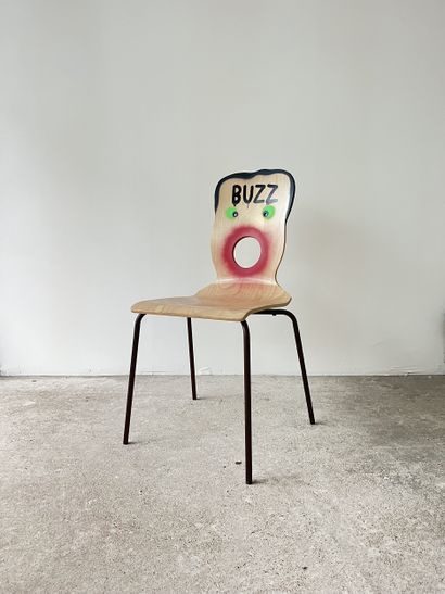 buzz - chaise d'occasion customisée par découpe...