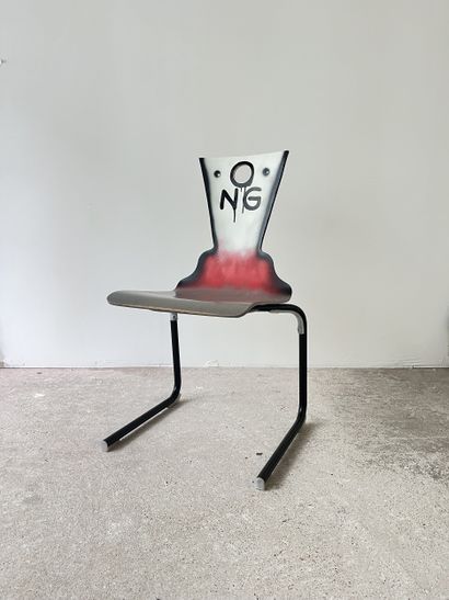 ONG - second-hand chair customized by cutting...