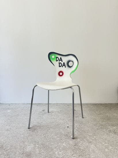 dada - second-hand chair customized by cutting...