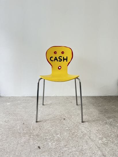cash - chaise d'occasion customisée par découpe...
