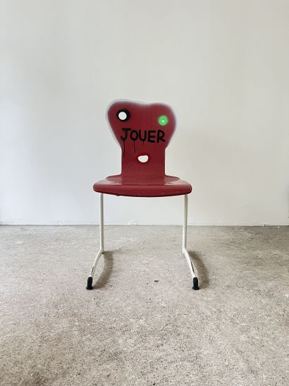 jouer - second-hand chair customized by cutting...