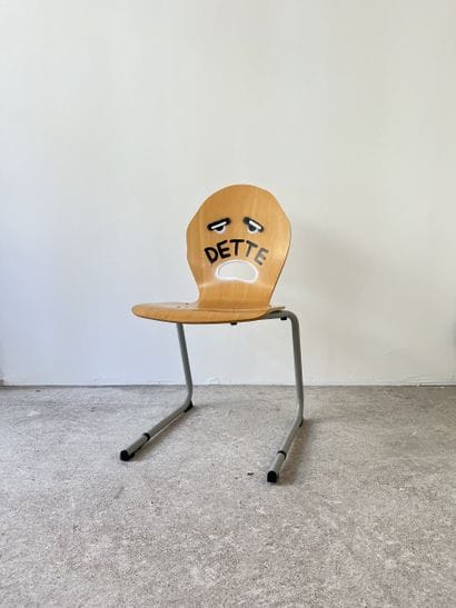 dette - second-hand chair customized by cutting...