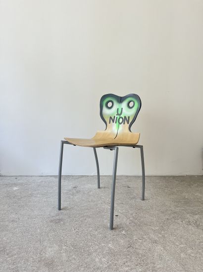 union - second-hand chair customized by cutting...