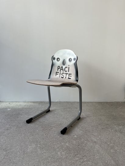 pacifiste - second-hand chair customized...