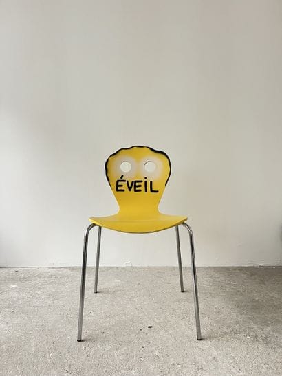 éveil - second-hand chair customized by cutting...