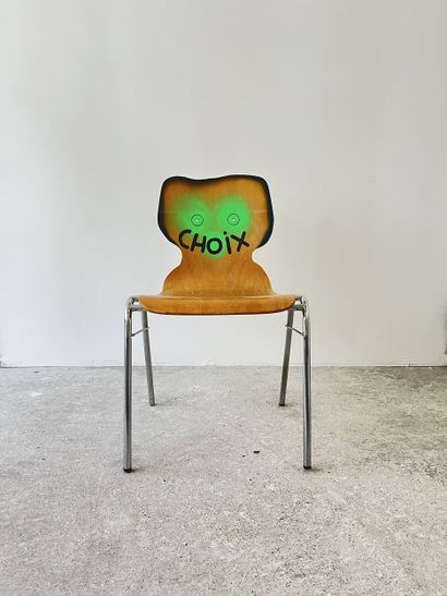 choix - second-hand chair customized by cutting...