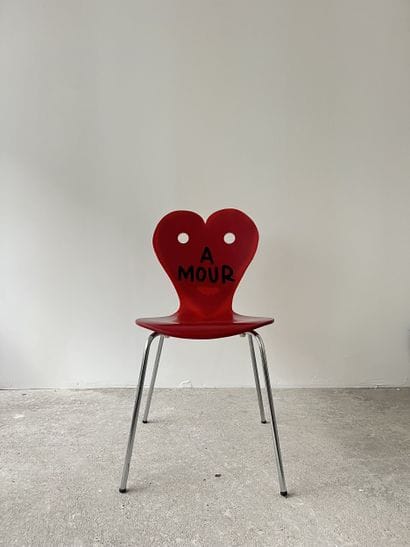 amour - second-hand chair customized by cutting...
