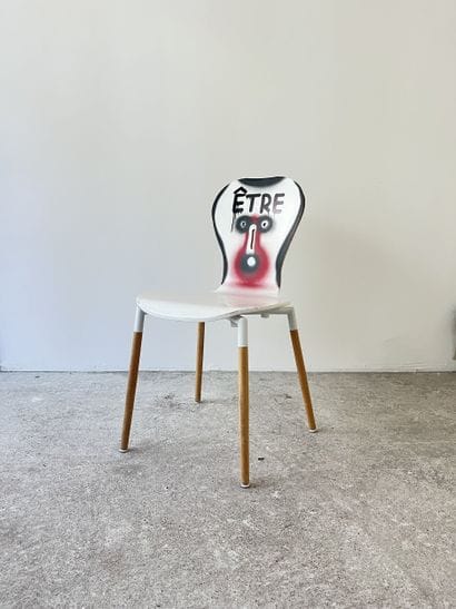 être - second-hand chair customized by cutting...