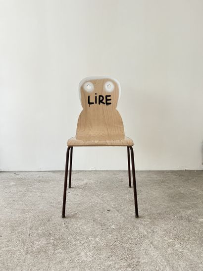 lire - second-hand chair customized by cutting...