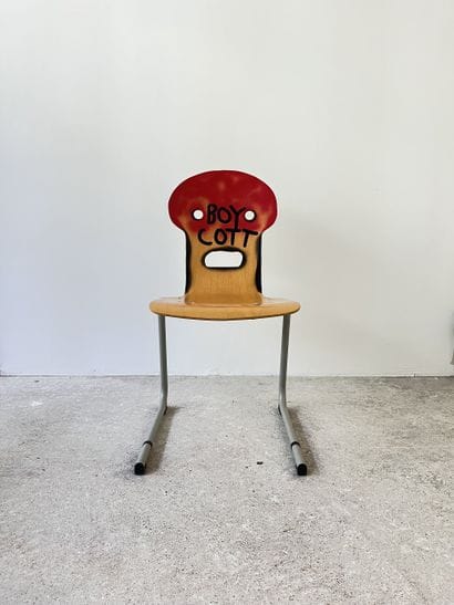 boycott - chaise d'occasion customisée par...