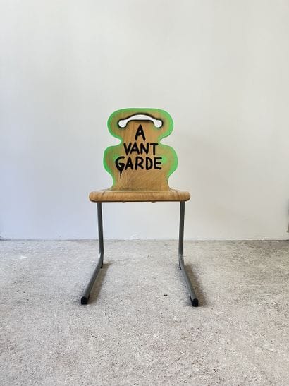 avant-garde - chaise d'occasion customisée...