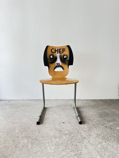 chef - chaise d'occasion customisée par découpe...