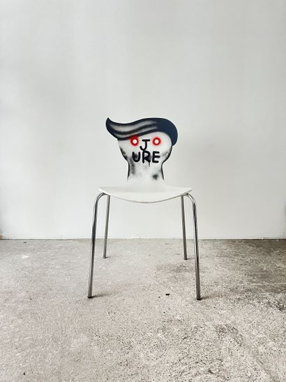 jure - second-hand chair customized by cutting...
