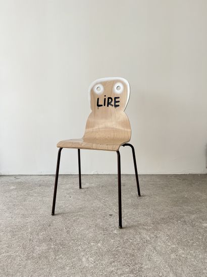 lire - second-hand chair customized by cutting...