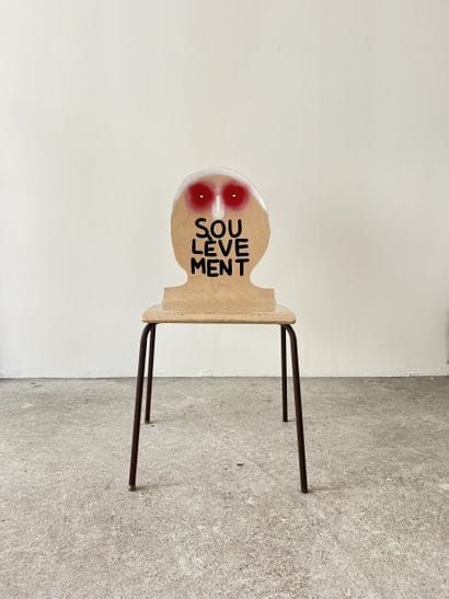 soulèvement - second-hand chair customized...