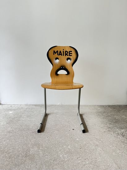 maire - second-hand chair customized by cutting...