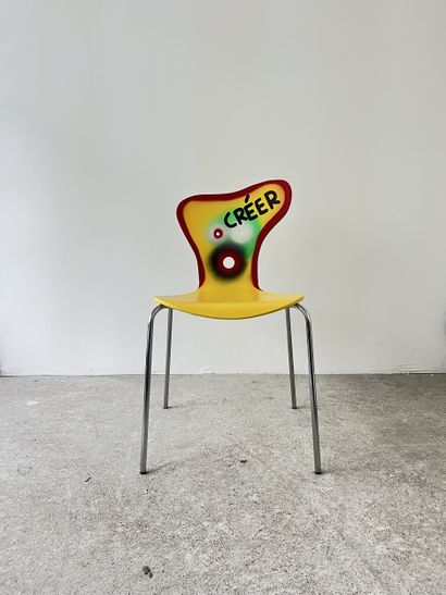 créer - second-hand chair customized by cutting...