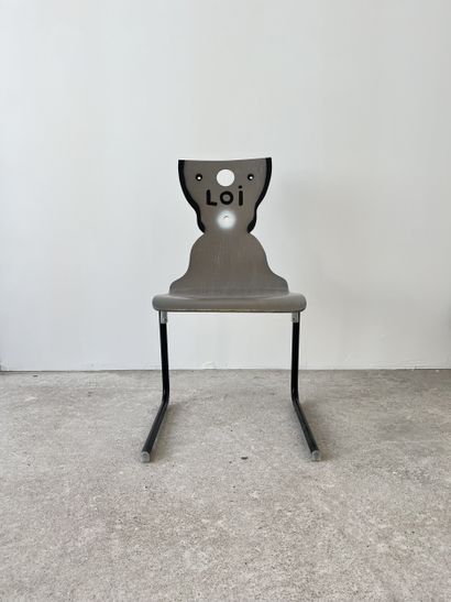 loi - second-hand chair customized by cutting...