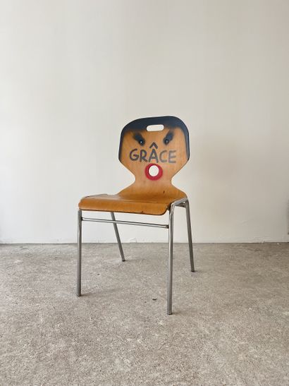 grâce - second-hand chair customized by cutting...