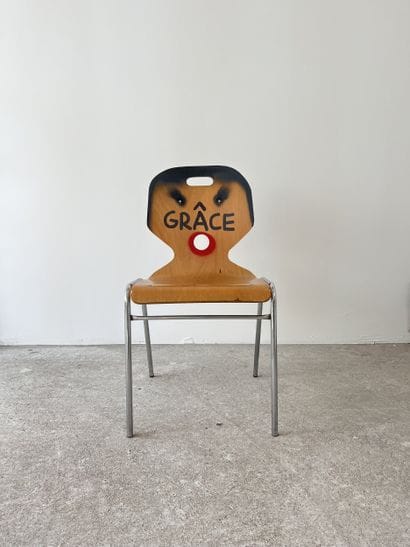grâce - second-hand chair customized by cutting...