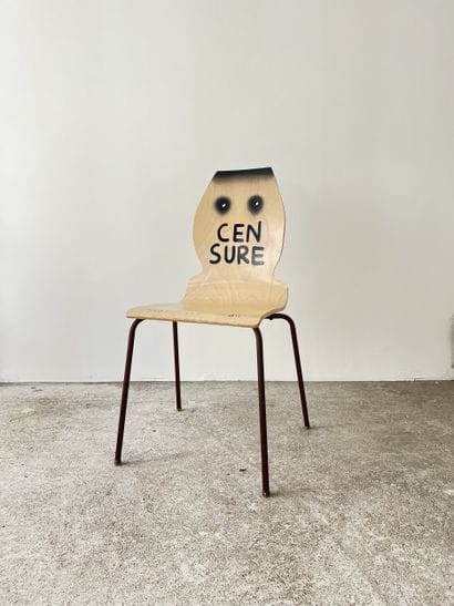 censure - chaise d'occasion customisée par...