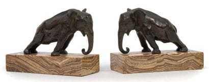 OSCAR WALDMANN (1856-1937)
Les Éléphants.
Deux...