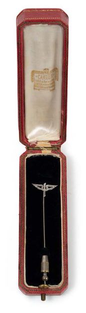 ATTRIBUTED TO CARTIER Tiepin in platinum...