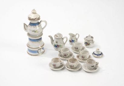 Ceramic dinette :
- part of a tea service...