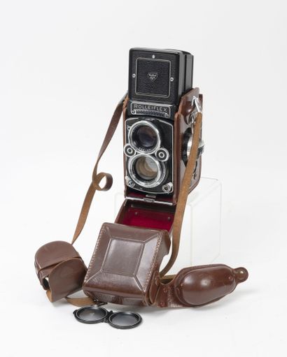 Rollei camera.
Rolleiflex 2.8 F body no....