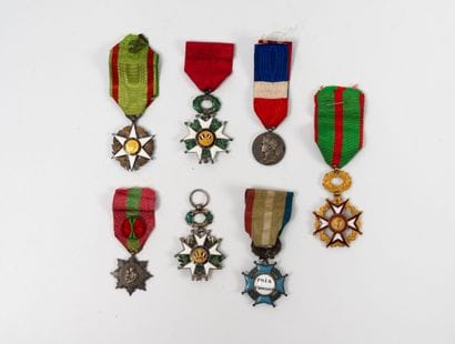 FRANCE
Lot of civil decorations including:...
