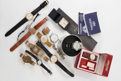 Lot of ladies' and men's wristwatches and...