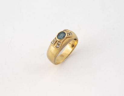 Cambered yellow gold (750) ring set with...