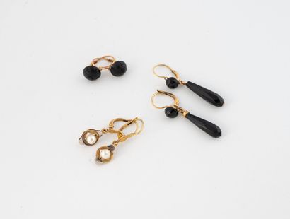 Set of three yellow gold (750) earrings set...