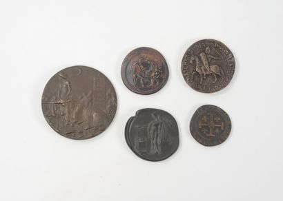 Lot of 5 bronze or metal medals, including...