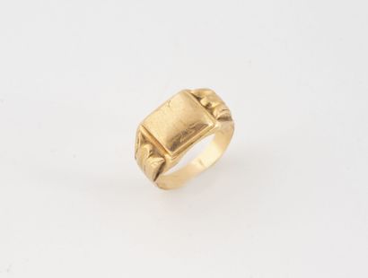 Small-finger ring in yellow gold (750).
Weight:...