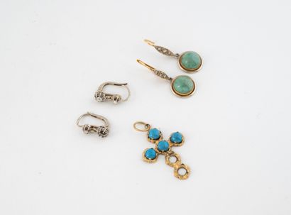 Lot of gold fragments (750) including two...