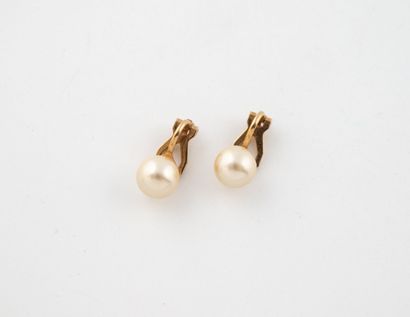 Paire de clips d'oreille en métal doré ornée...