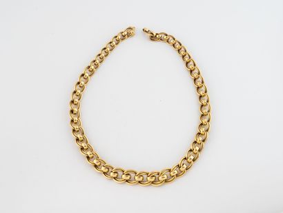 Yellow gold (750) necklace with slightly...