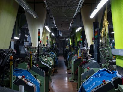 Découvrez la manufacture de tissage mécanique...
