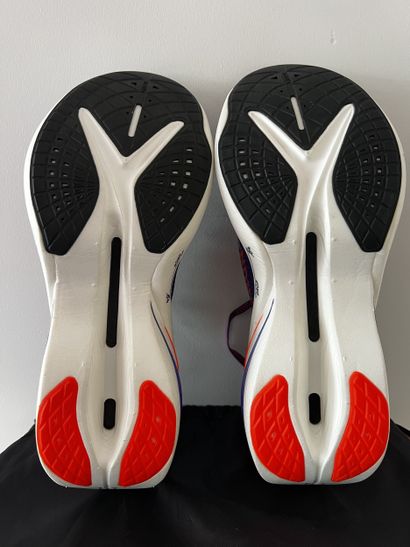 Pair of KD900X LD+ sneakers signed by Jimmy...