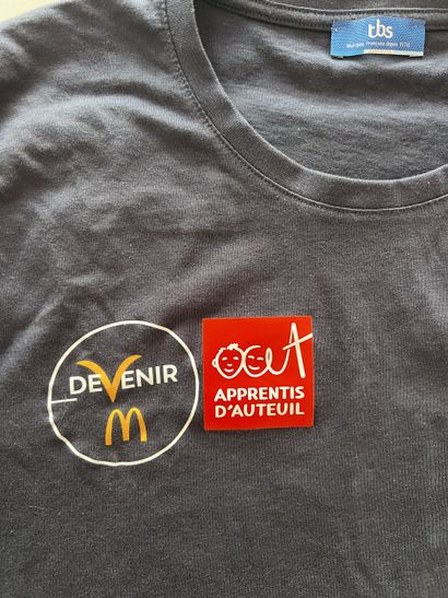 DeVenir T-shirt signed by sailor Violette...
