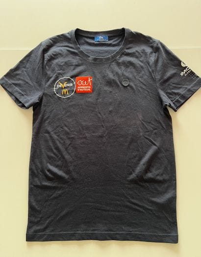 DeVenir T-shirt signed by sailor Violette...